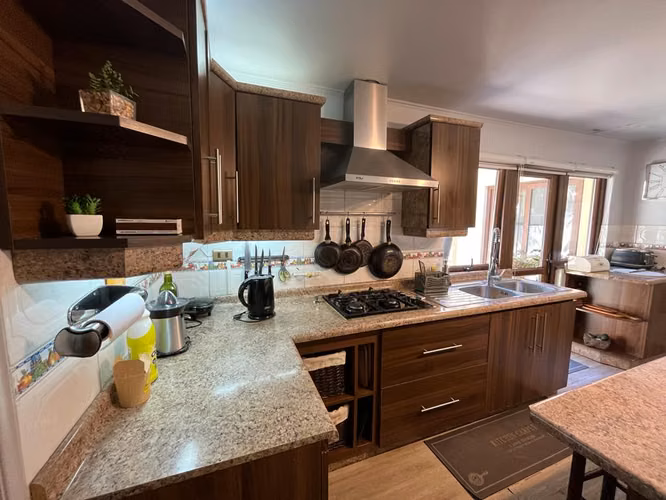Excelente casa en Lomas de San Sebastian