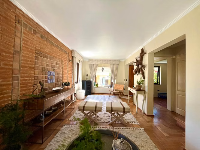 Excelente casa en Lomas de San Sebastian