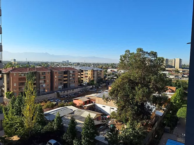 VARGAS BUSTON / COLEGIO TOMÁS MORO/ ESTACIONAMIENTO Y BODEGA