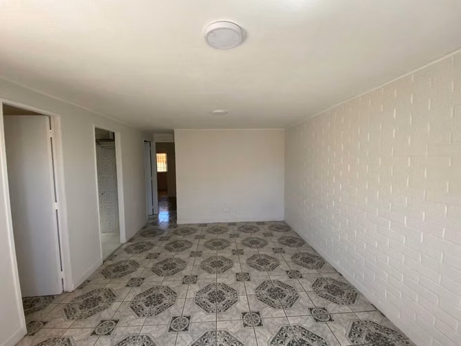 OPORTUNIDAD ÚNICA EN MAIPÚ: CASA RENOVADA, 100% REGULARIZADA Y EN PASAJE CERRADO