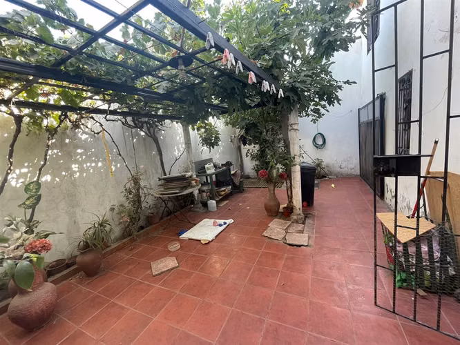 CASA 1 de Mayo / Carlos Marx