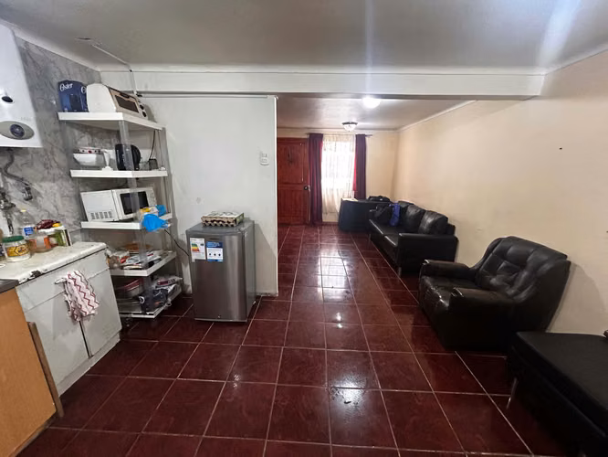 Casa 2 pisos, 2 Dorm, 1 baño, Pje Cerrado (51066) - Imagen 2