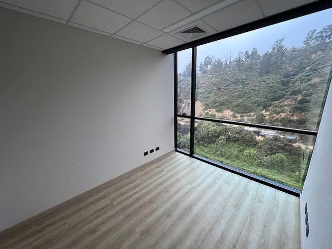 VENTA OFICINA 23 MT2 CENTRO EMPRESARIAL EL SALTO