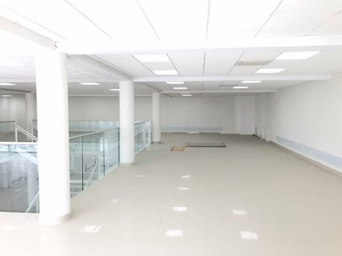 ARRIENDO PROPIEDAD INSTITUCIONAL 3 PISOS CENTRO VI