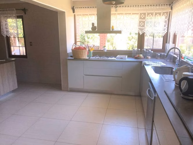 SE VENDE CASA CON AMPLIO TERRENO EN QUILLOTA