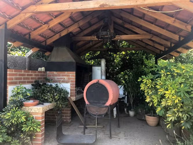 SE VENDE CASA CON AMPLIO TERRENO EN QUILLOTA
