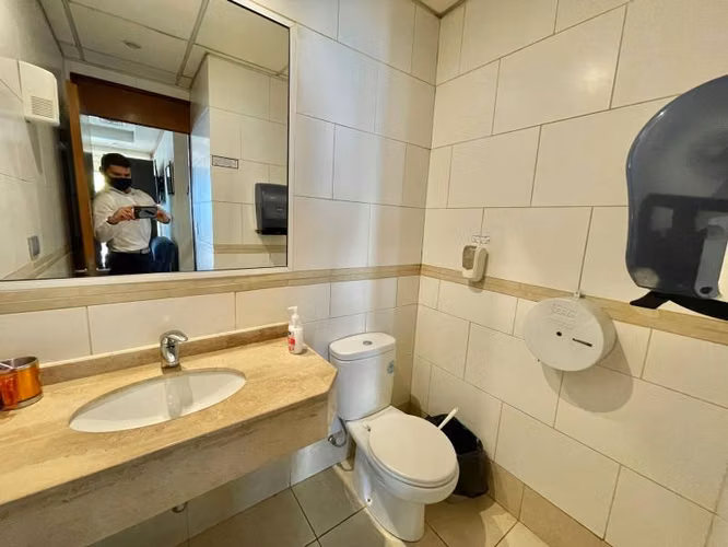 ARRIENDO OFICINA 740 M2 EN VALPARAÍSO BARRIO PUERT