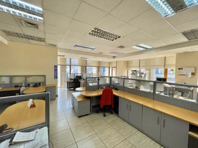 ARRIENDO OFICINA 740 M2 EN VALPARAÍSO BARRIO PUERT