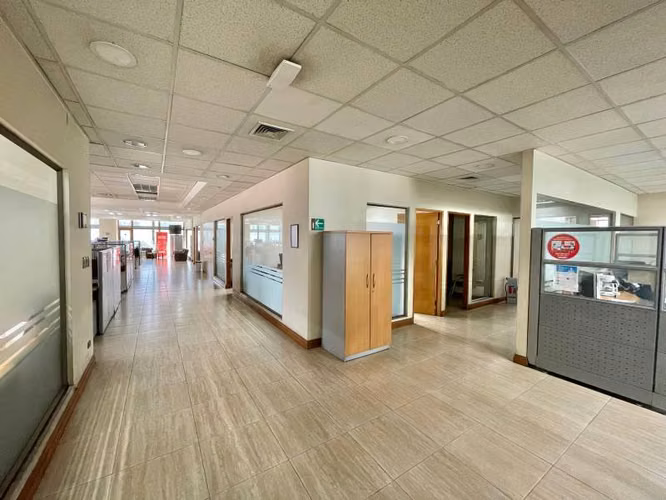ARRIENDO OFICINA 740 M2 EN VALPARAÍSO BARRIO PUERT