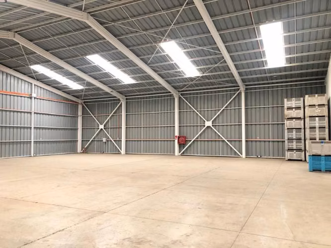 ARRIENDO BODEGA 1050 M2 CAMINO INTERNACIONAL