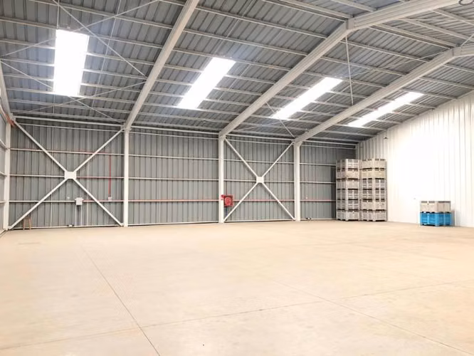ARRIENDO BODEGA 1050 M2 CAMINO INTERNACIONAL