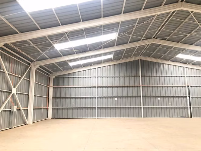 ARRIENDO BODEGA 1050 M2 CAMINO INTERNACIONAL