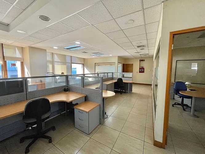 ARRIENDO OFICINA 1.030 MT2 VALPARAISO