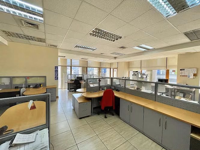 ARRIENDO OFICINA 1.030 MT2 VALPARAISO