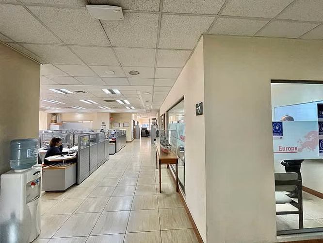 ARRIENDO OFICINA 1.030 MT2 VALPARAISO