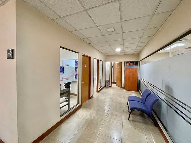 ARRIENDO OFICINA 1.030 MT2 VALPARAISO