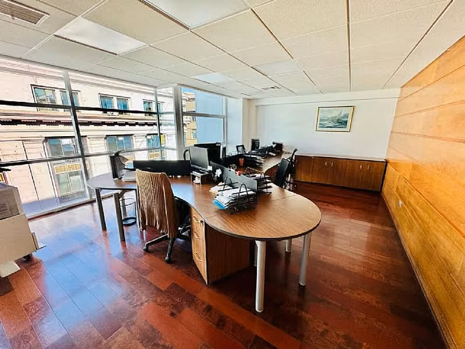 ARRIENDO OFICINA 1.300 MT2 ALTO ESTANDAR VALPARAIS