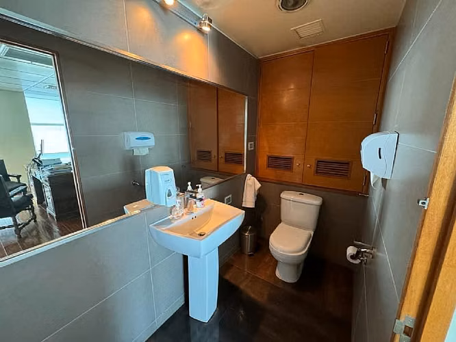 ARRIENDO OFICINA 2.180 MT2 ALTO ESTANDAR VALPARAIS