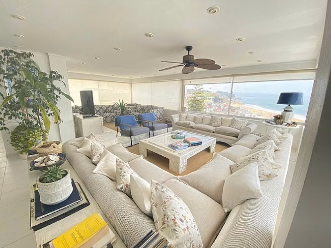 VENTA EDIFICIO DE 3 PENTHOUSE EN REÑACA VISTA AL M