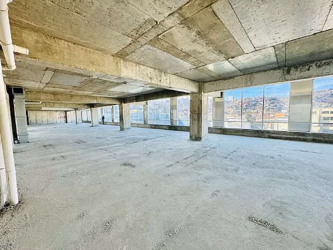 ARRIENDO OFICINA 1.000 MT2 VALPARAISO