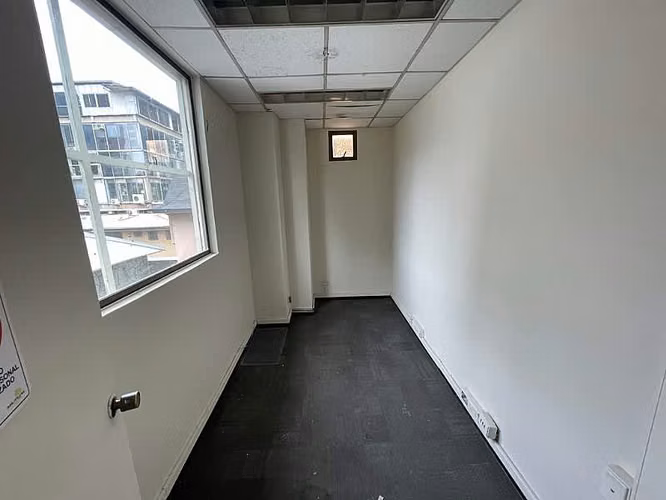 CASA COMERCIAL - OFICINA