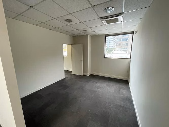 CASA COMERCIAL - OFICINA