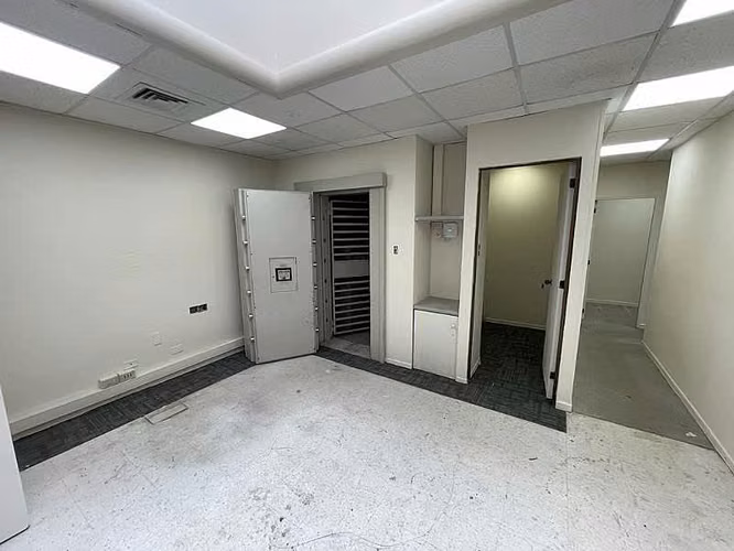 CASA COMERCIAL - OFICINA
