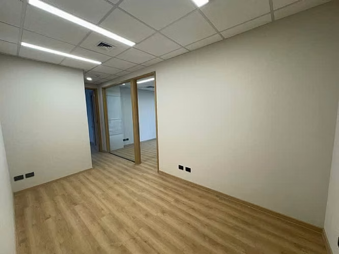 ARRIENDO OFICINA 41M2 EL SALTO + ESTACIONAMIENTO VALOR 20 UF