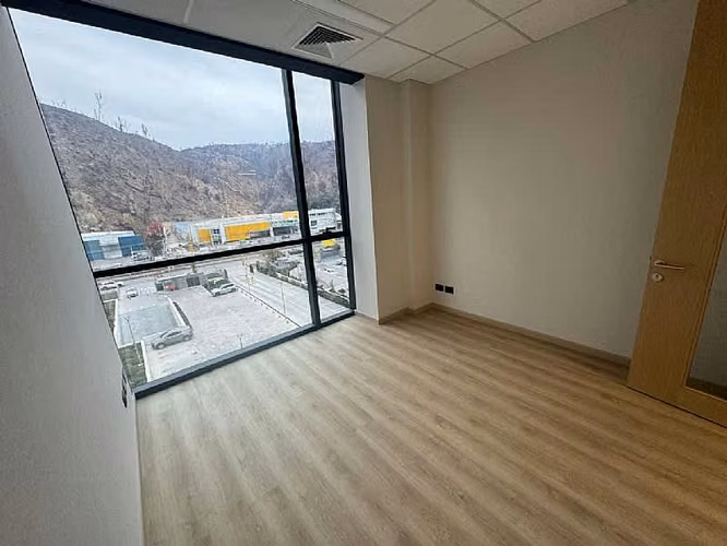 ARRIENDO OFICINA 41M2 EL SALTO + ESTACIONAMIENTO VALOR 20 UF