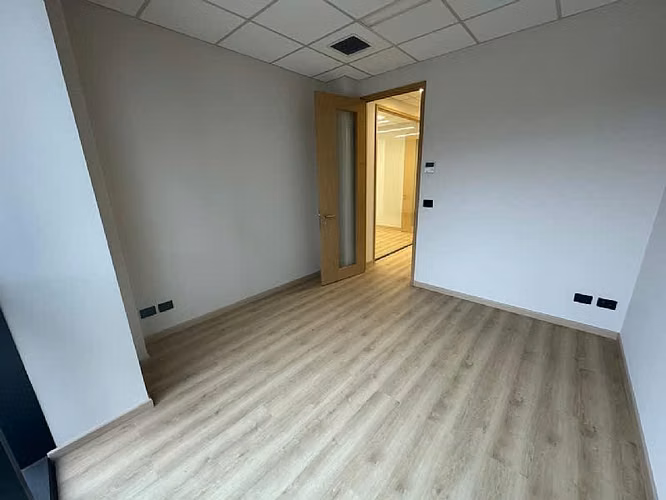 ARRIENDO OFICINA 41M2 EL SALTO + ESTACIONAMIENTO VALOR 20 UF