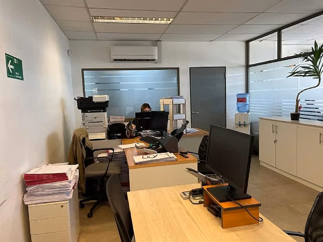 ARRIENDO OFICINA 1050 MT2 2 PISOS PLAN VALPARAISO