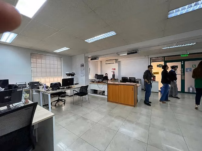 ARRIENDO OFICINA 1050 MT2 2 PISOS PLAN VALPARAISO