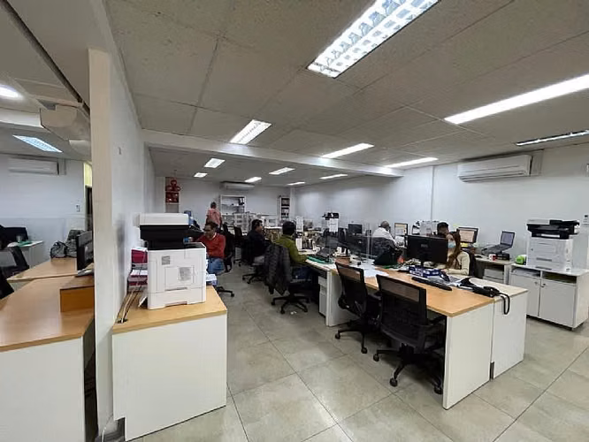 ARRIENDO OFICINA 1050 MT2 2 PISOS PLAN VALPARAISO