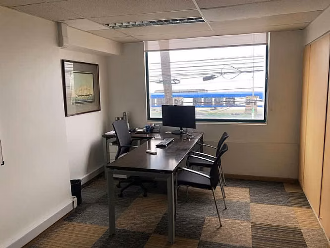 ARRIENDO OFICINA 1050 MT2 2 PISOS PLAN VALPARAISO