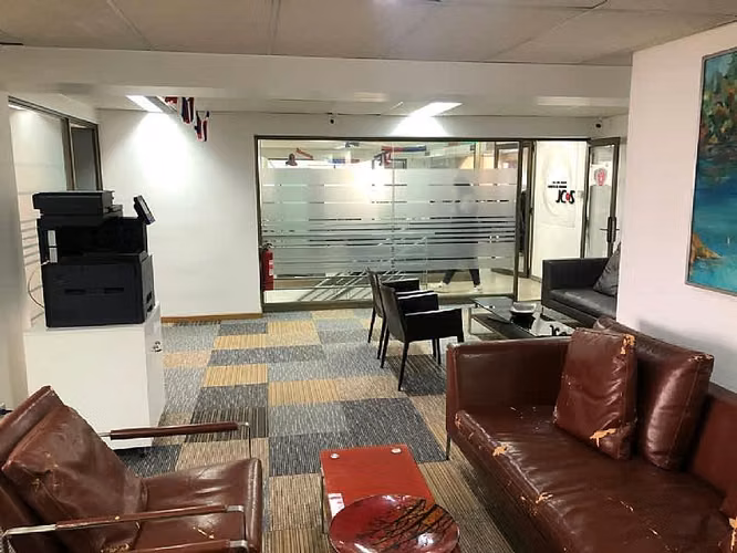 ARRIENDO OFICINA 1050 MT2 2 PISOS PLAN VALPARAISO