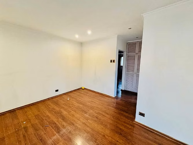 VENTA CASA 5D4B MIRAFLORES