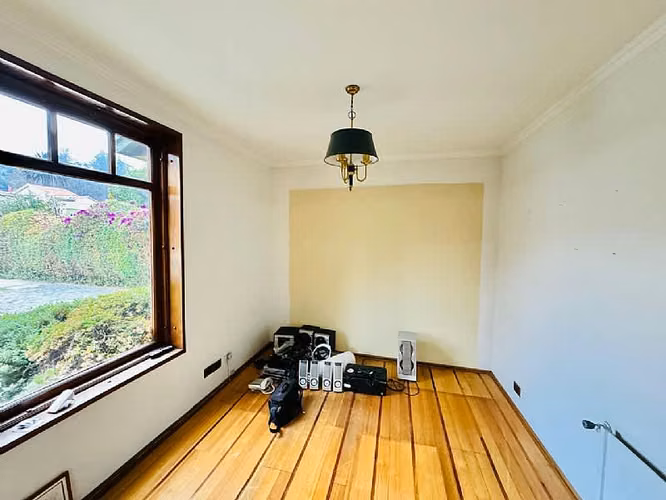 VENTA CASA 5D4B MIRAFLORES