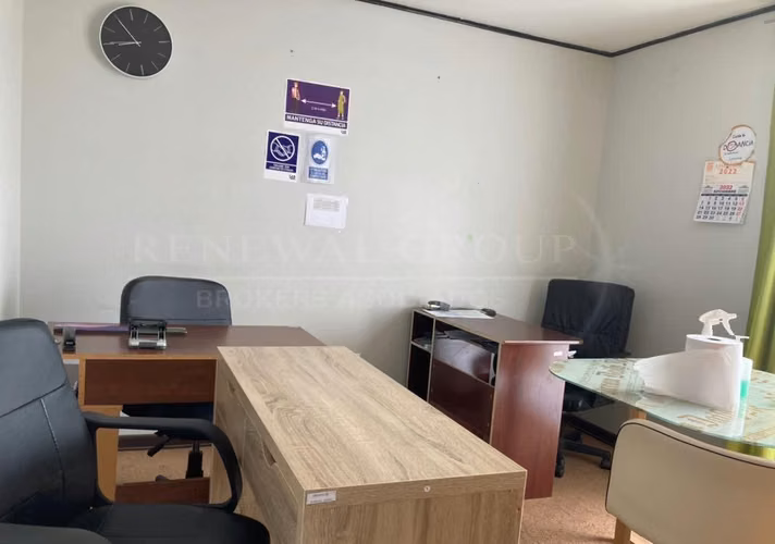 Amplia  casa para uso de oficinas.  (56937) - Imagen 3