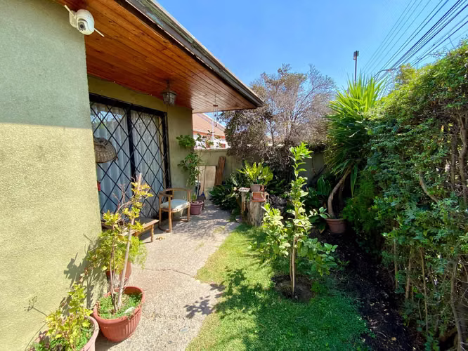 Casa En Venta 4d3b+3est+bod. La Cisterna (63162)