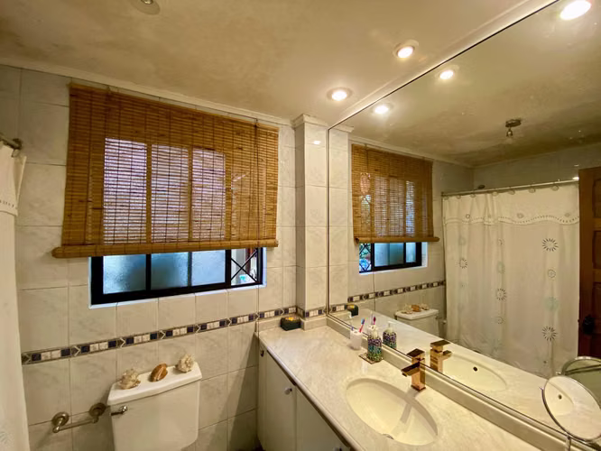 Casa En Venta 4d3b+3est+bod. La Cisterna (63162)