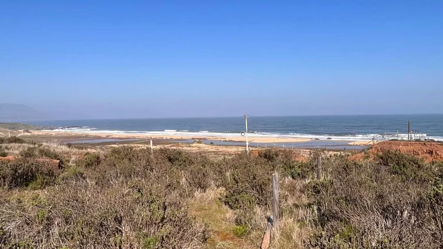 SITIO CON LINDA VISTA DE LA PLAYA (63414)