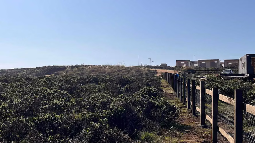 SITIO CON LINDA VISTA DE LA PLAYA (63414)