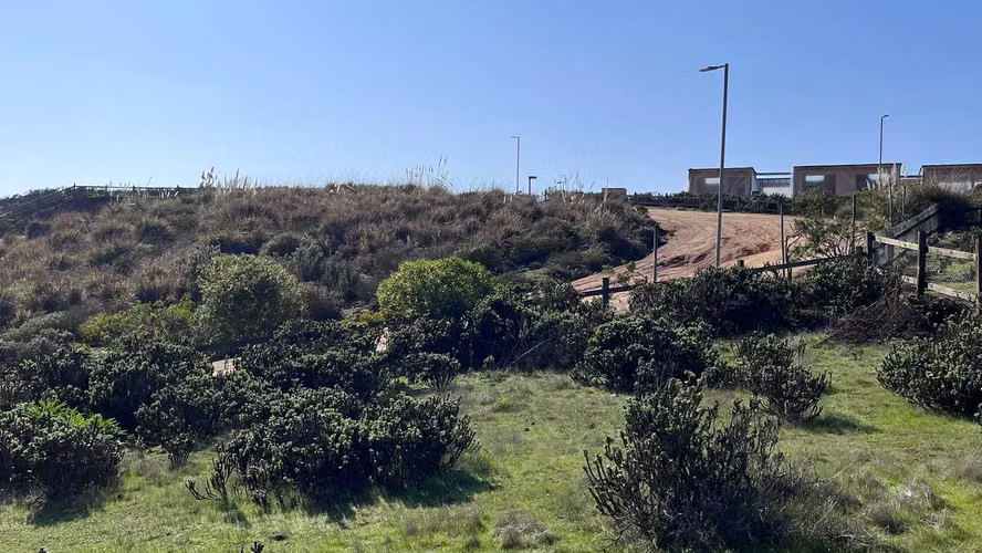 SITIO CON LINDA VISTA DE LA PLAYA (63414)