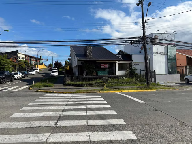 Gran vitrina en calle Regimiento (63645)