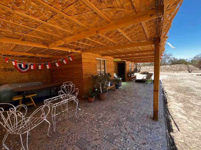SE VENDE PARCELA CON CASA EN LA HUAYCA, RECINTO PRIVADO