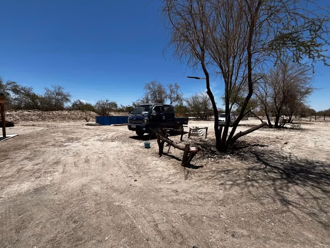 SE VENDE PARCELA CON CASA EN LA HUAYCA, RECINTO PRIVADO