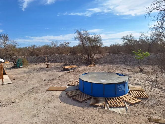 SE VENDE PARCELA CON CASA EN LA HUAYCA, RECINTO PRIVADO