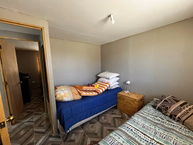 SE VENDE PARCELA CON CASA EN LA HUAYCA, RECINTO PRIVADO