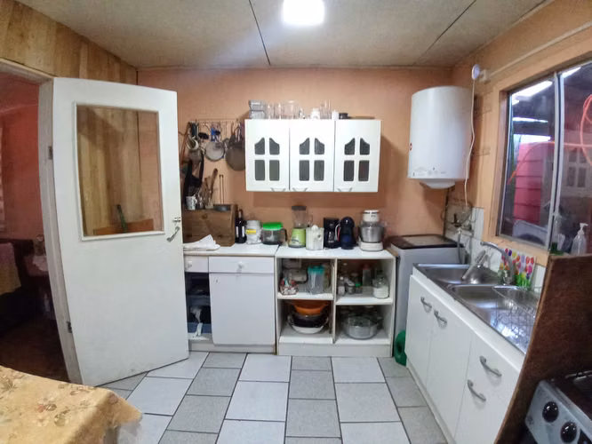 VENTA CASA, LOCAL COMERCIAL(ABARROTES) Y CABAÑA EN CALLE DON BOSCO, VALDIVIA. REBAJADO