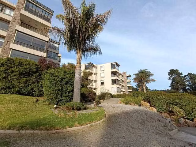 Cómodo Departamento en Condominio (64671)